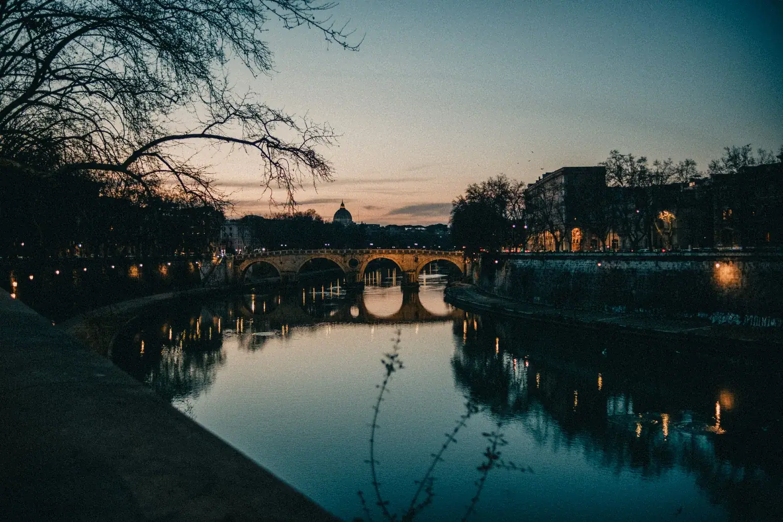 A Ponte Sisto és a Tevere alkonyatkor